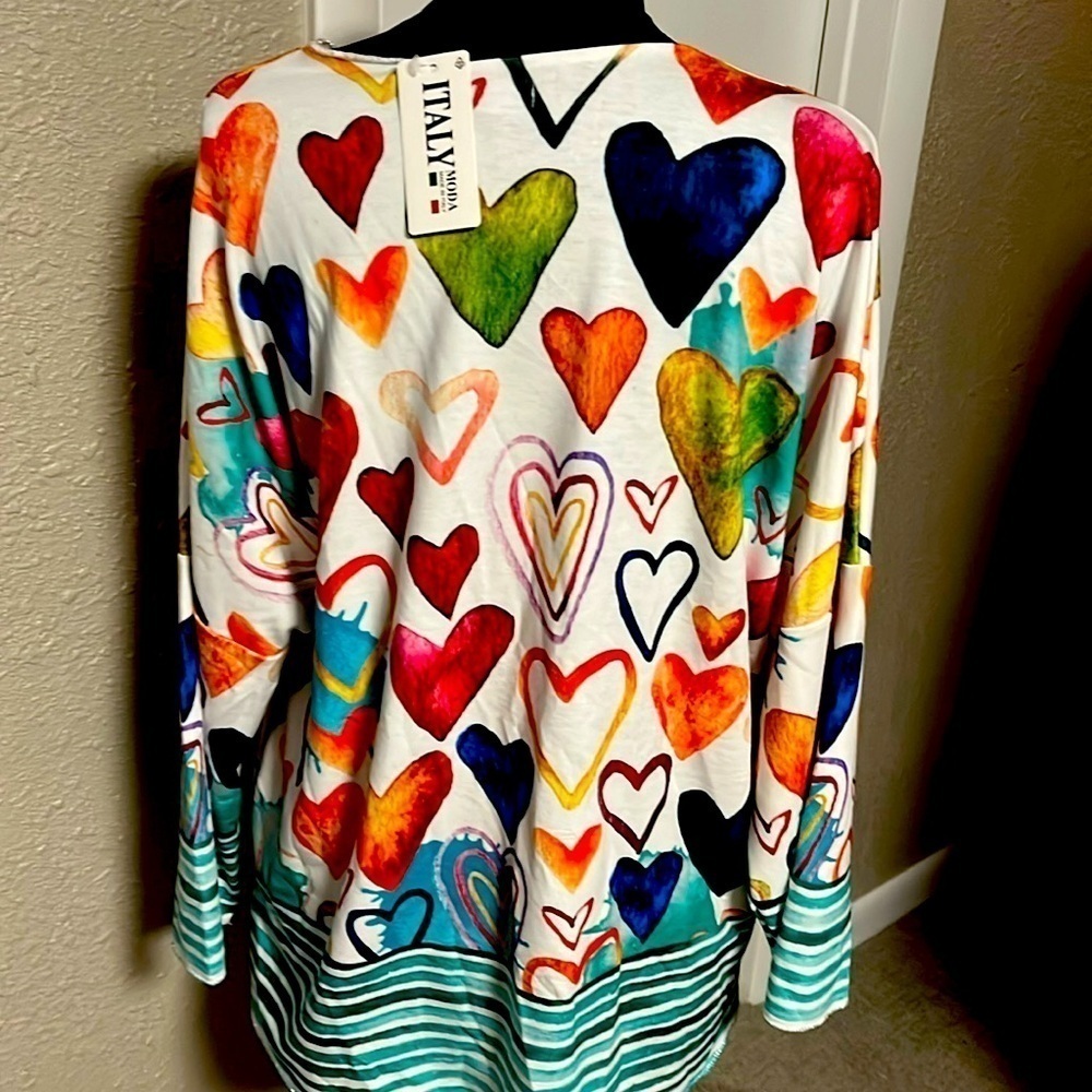 boxy cut heart printed blouse vneck and raglan sleeve